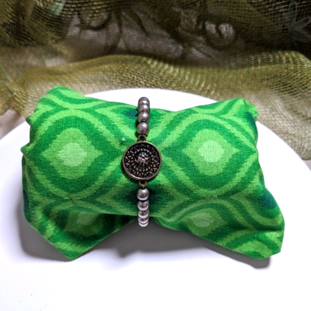 🚨 $5 w/Bundle 2+Items 🔥Bronze Tone Medallion Bracelet